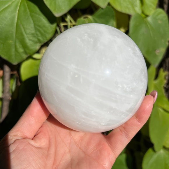 White quartz (1) sphere with light stand | crystal - Picture 4 of 12